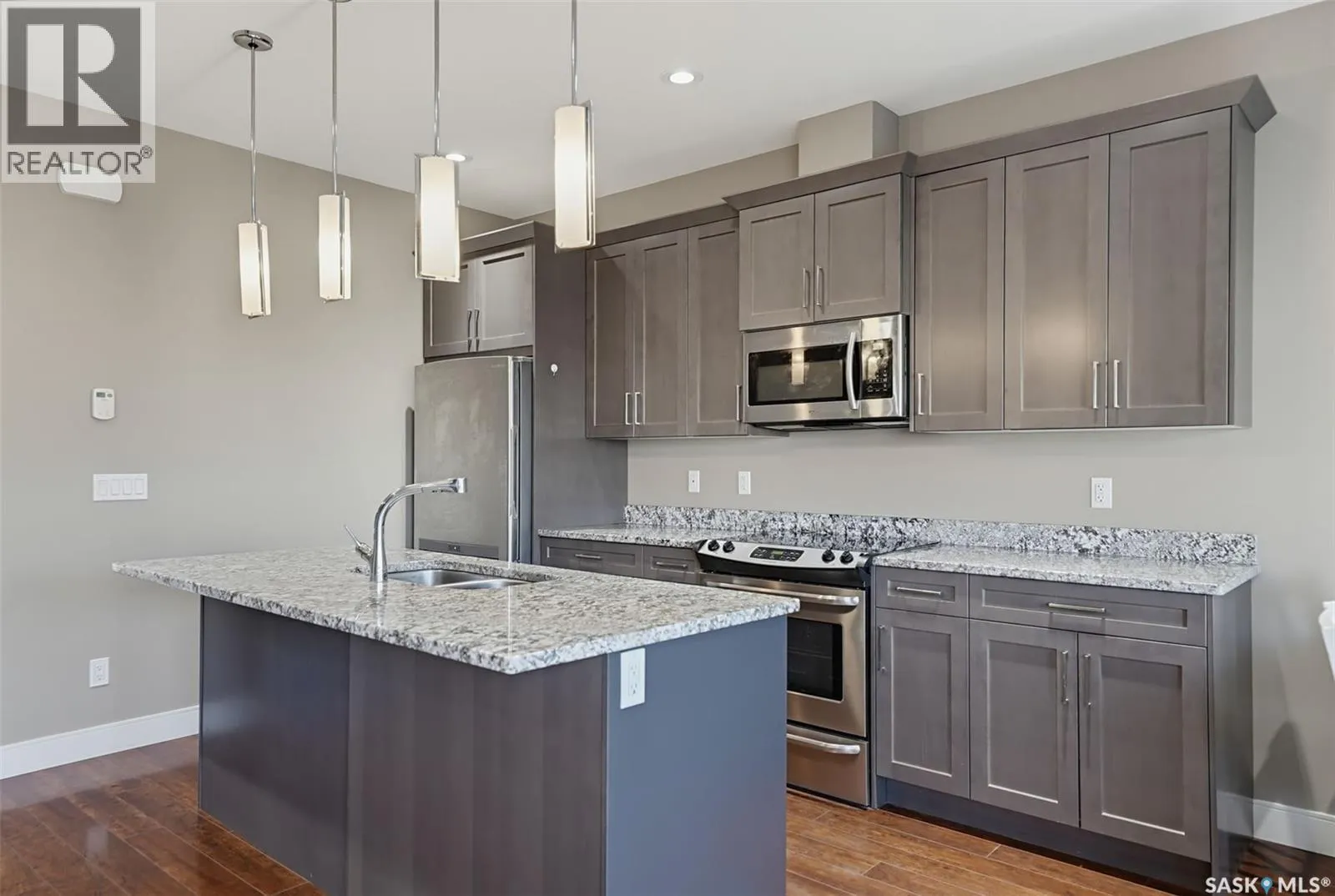 20 1550 Paton CRESCENT