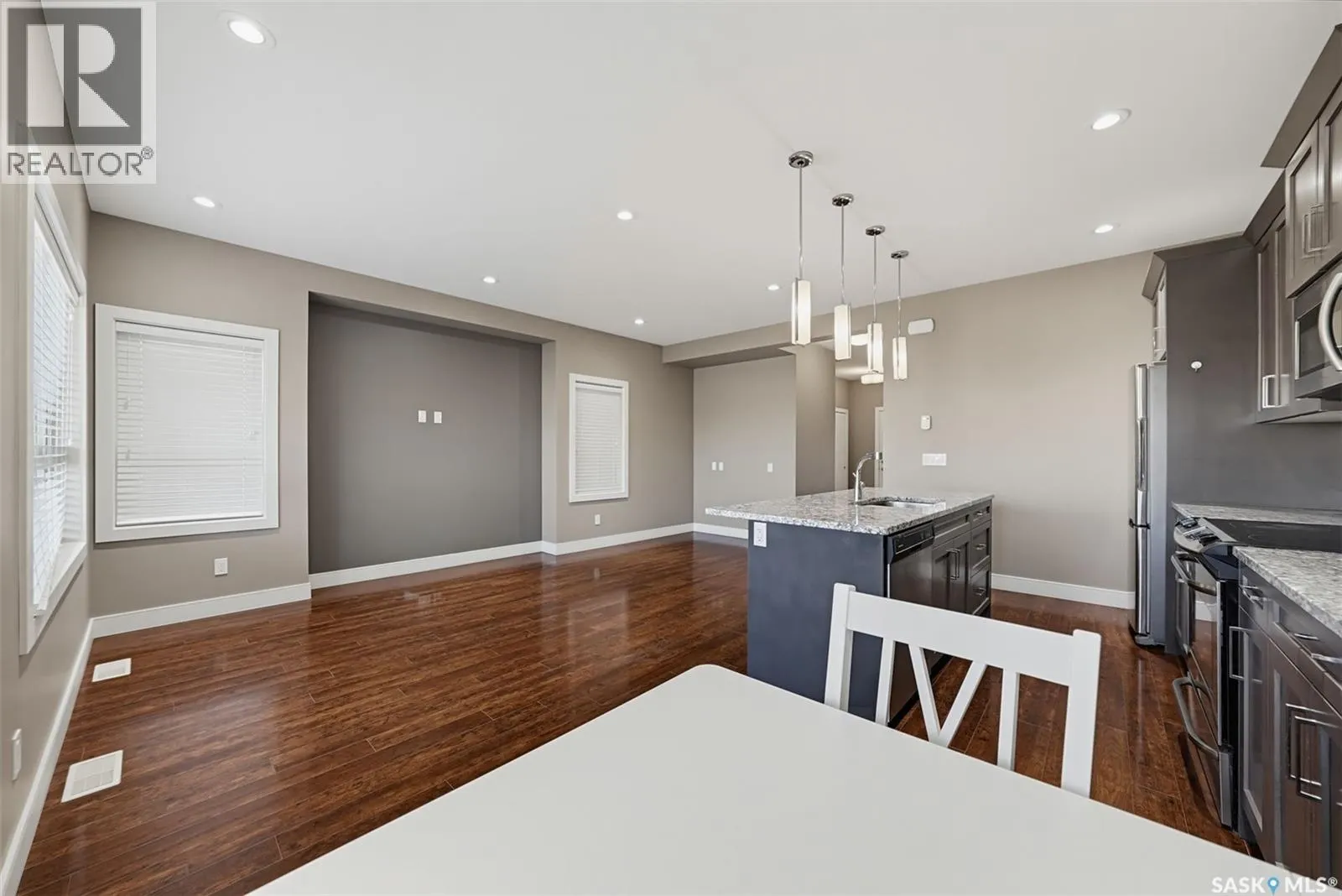 20 1550 Paton CRESCENT