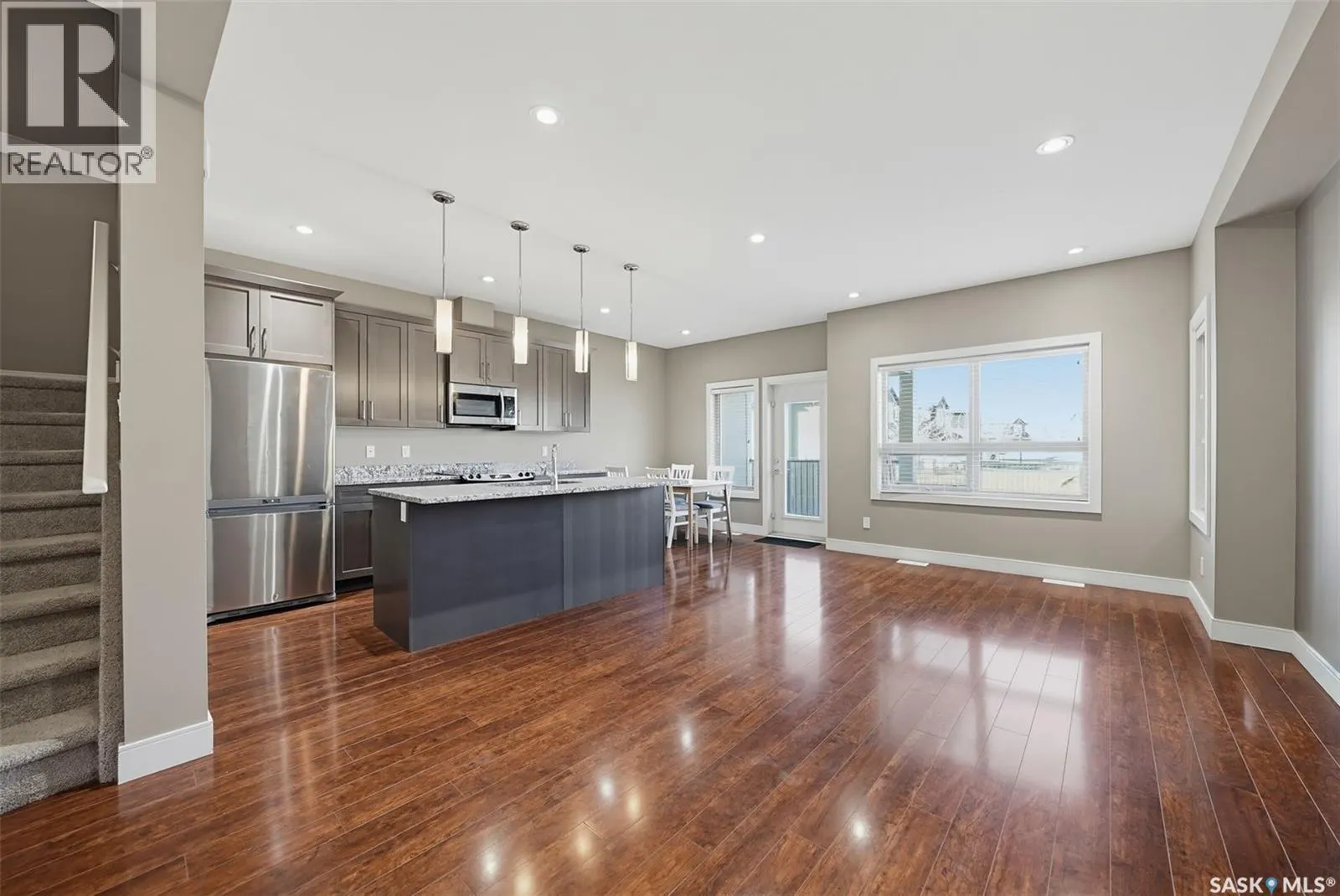 20 1550 Paton CRESCENT