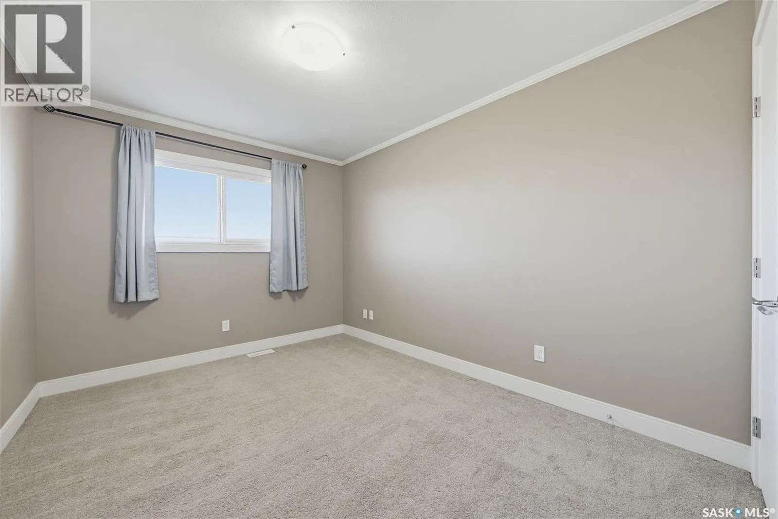 20 1550 Paton CRESCENT