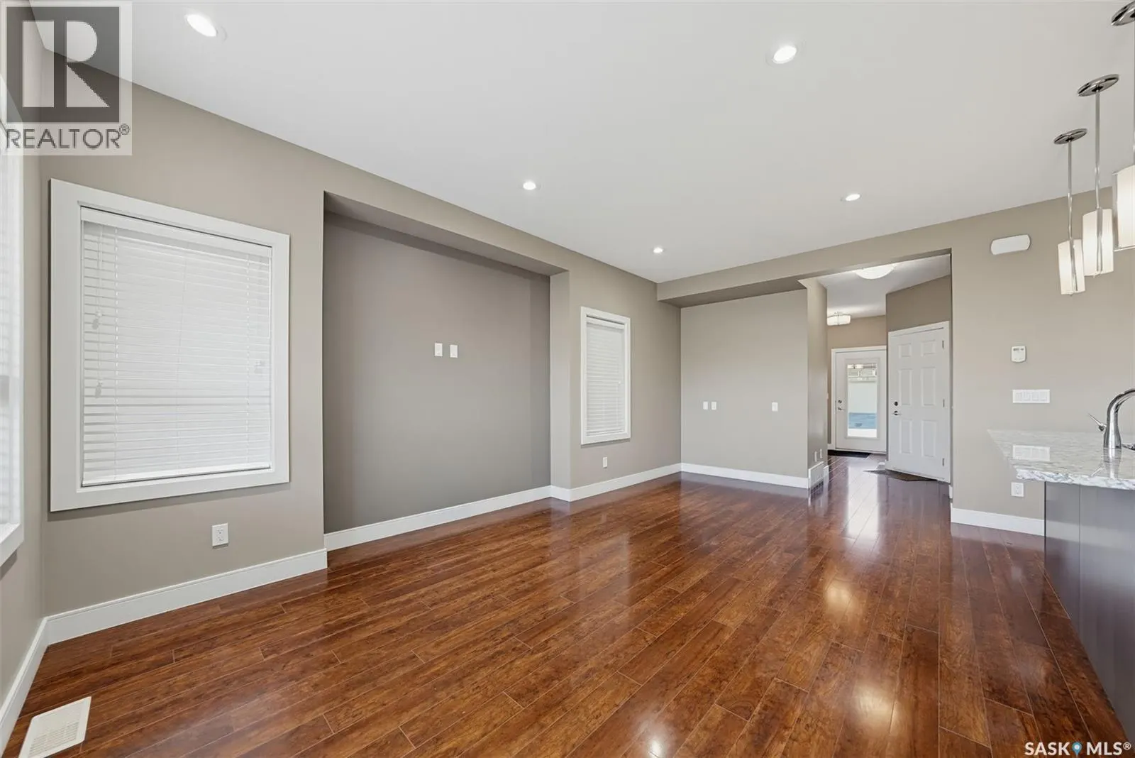 20 1550 Paton CRESCENT