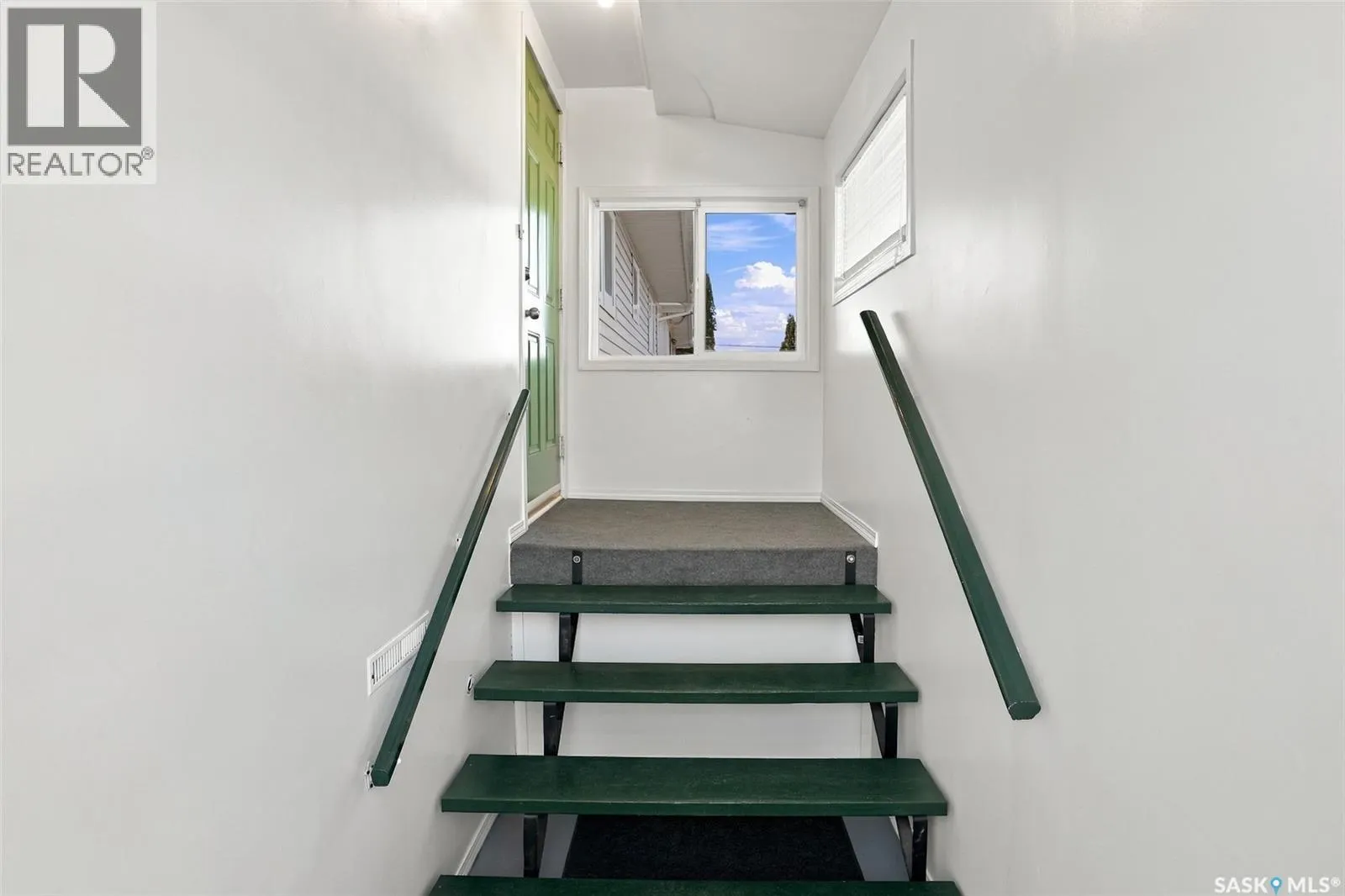 52 20th STREET