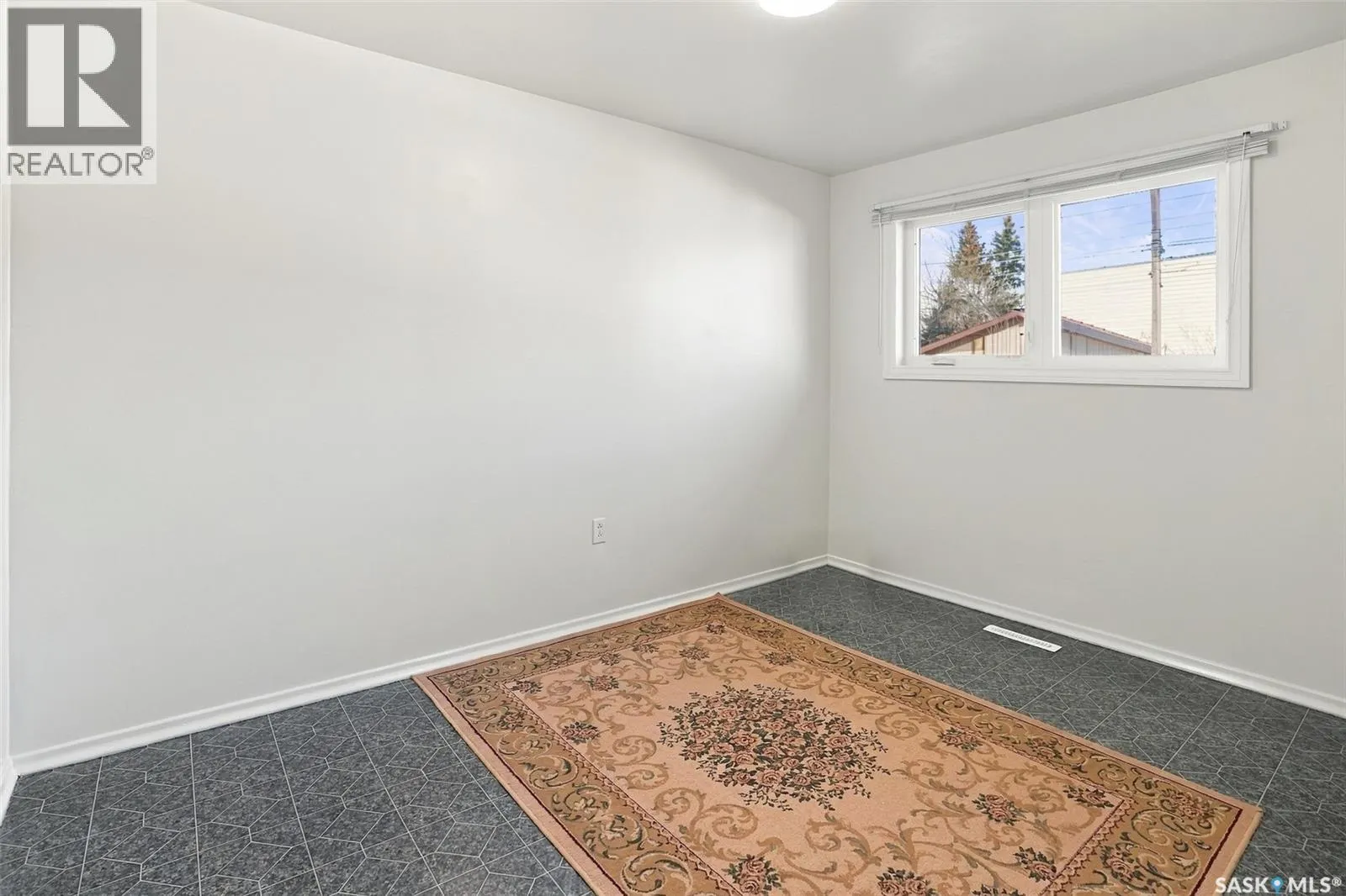 52 20th STREET