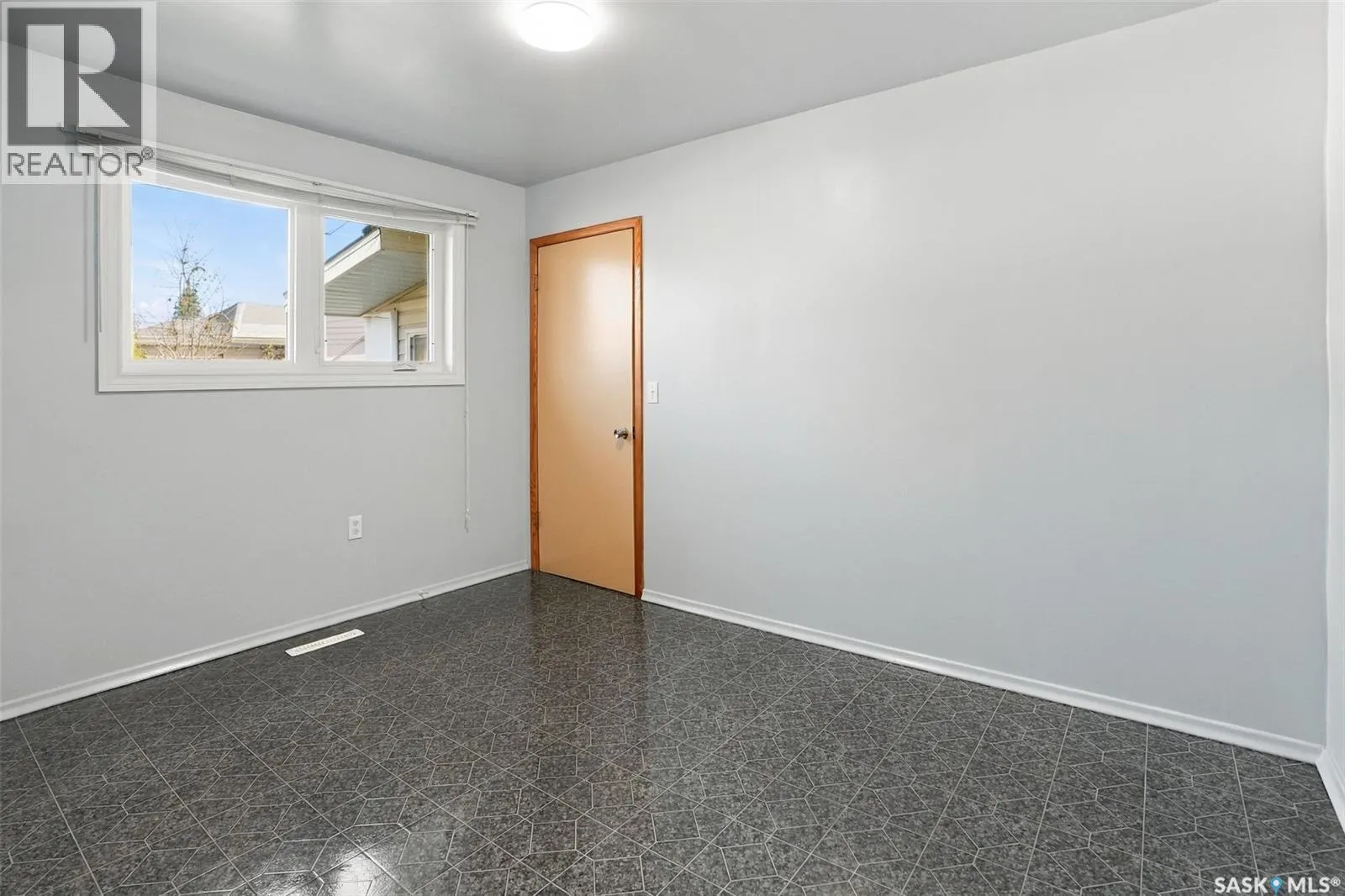 52 20th STREET