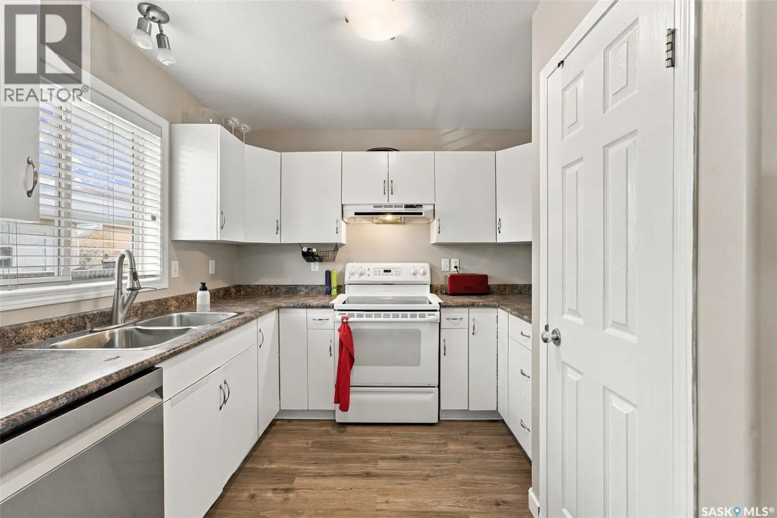 7 132 Hiebert CRESCENT