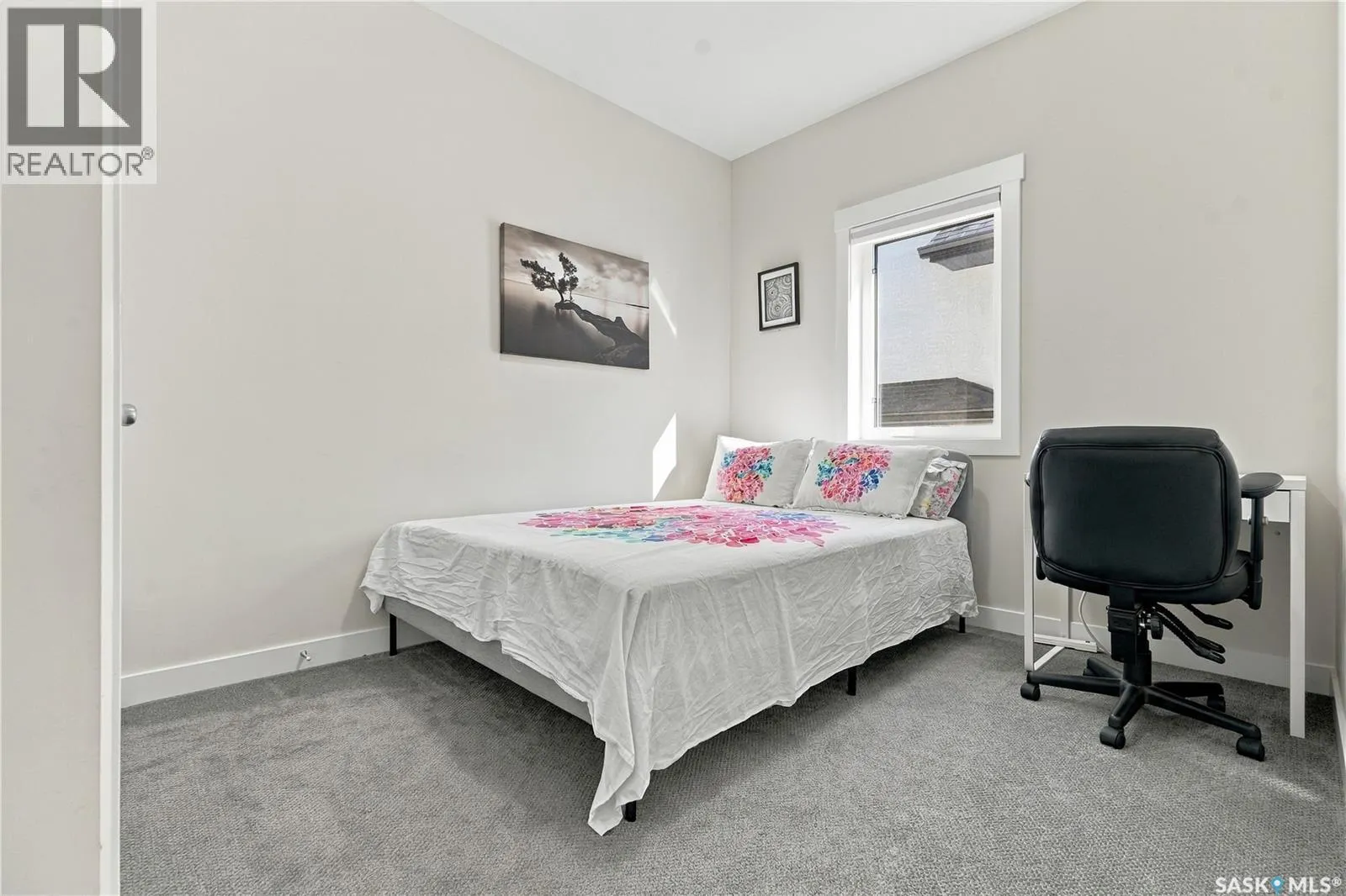 310 Burgess CRESCENT