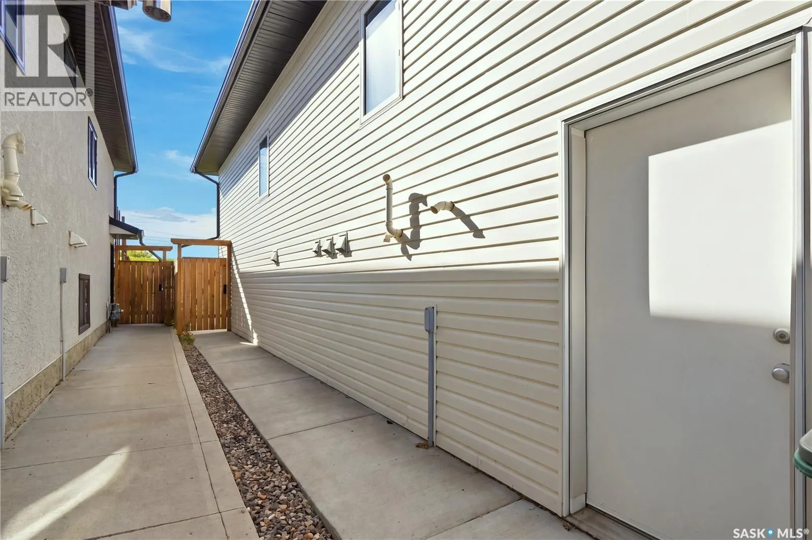 310 Burgess CRESCENT