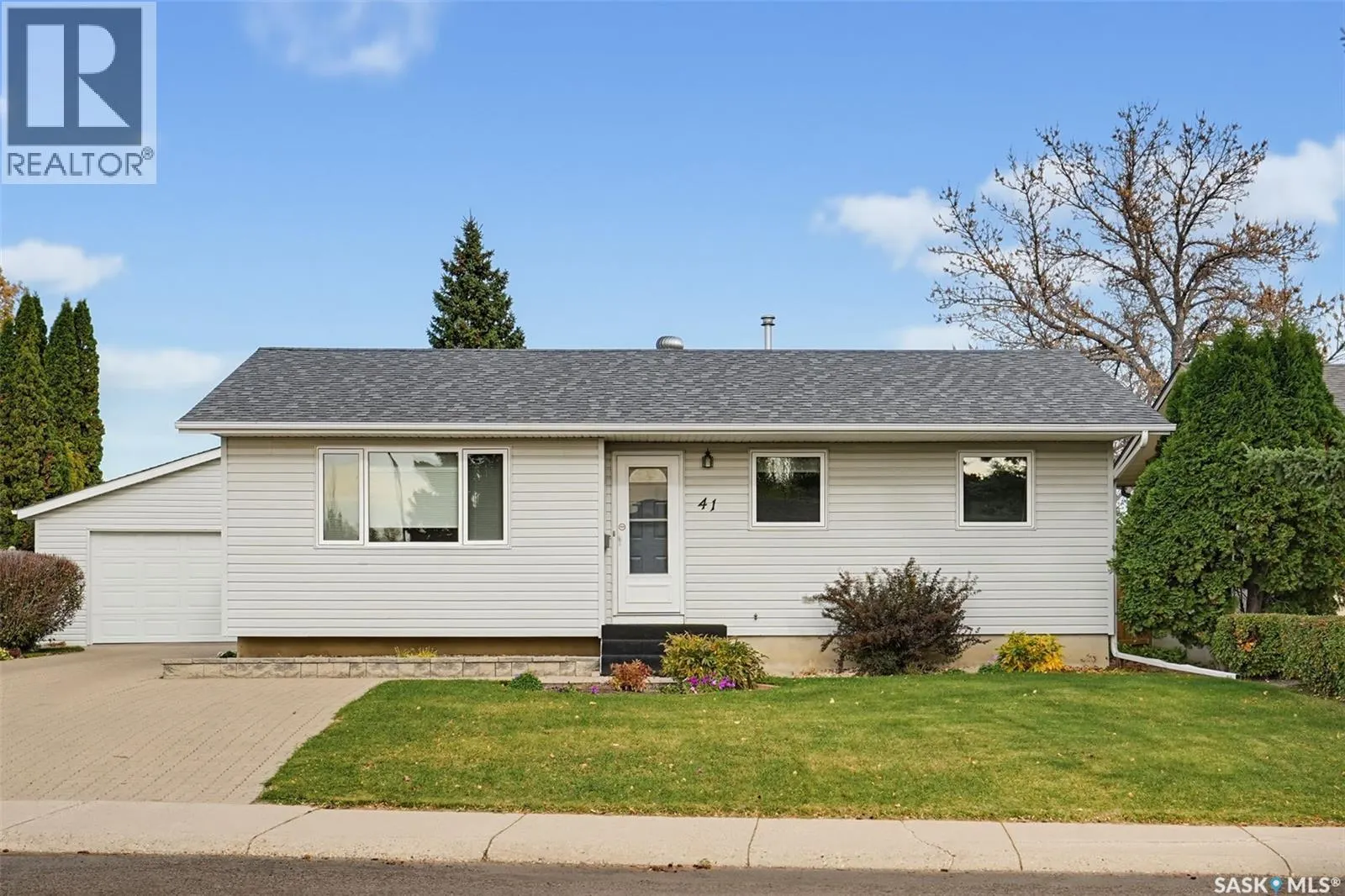 41 Arnason CRESCENT