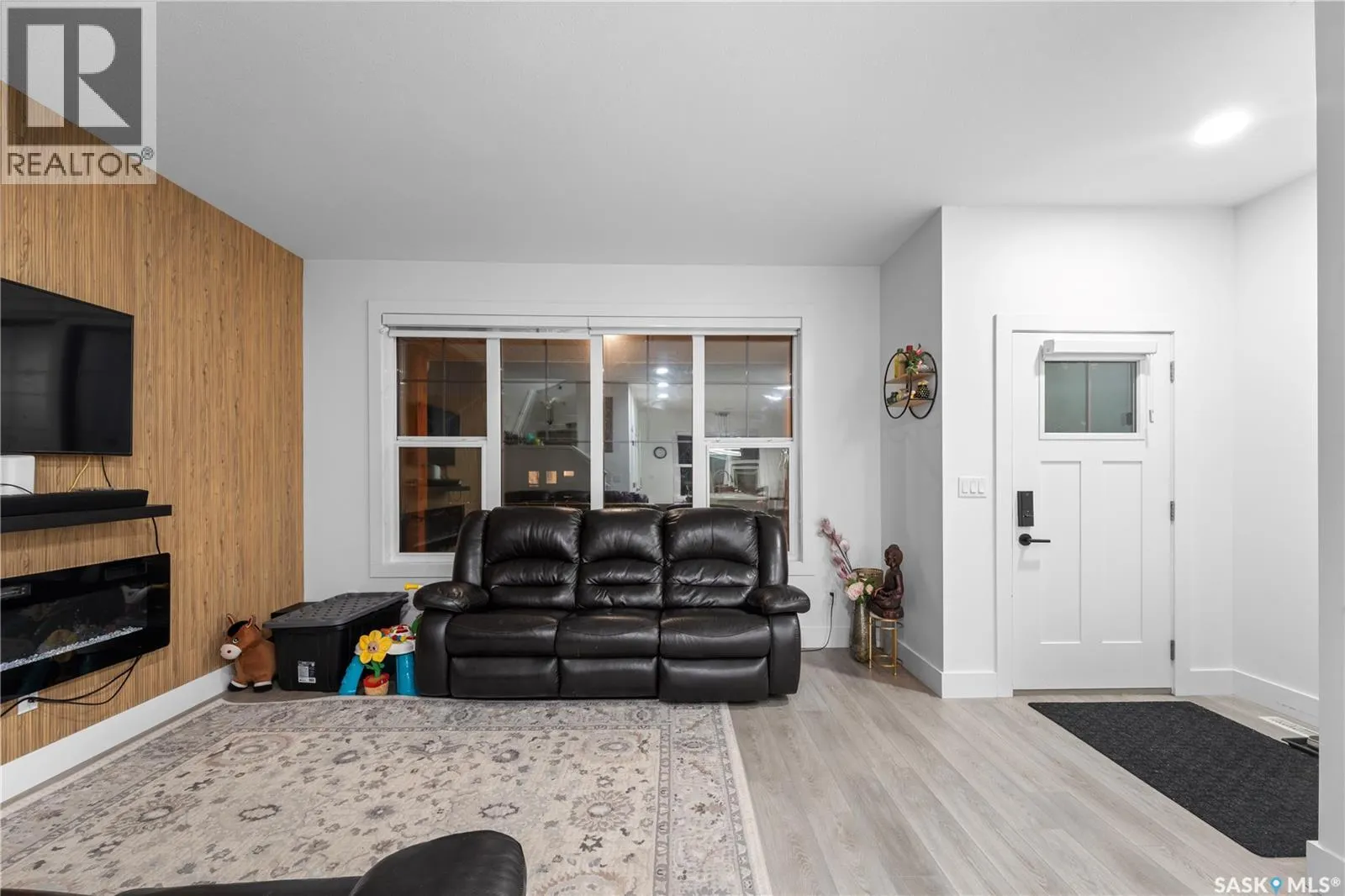 148 Rosewood BOULEVARD E