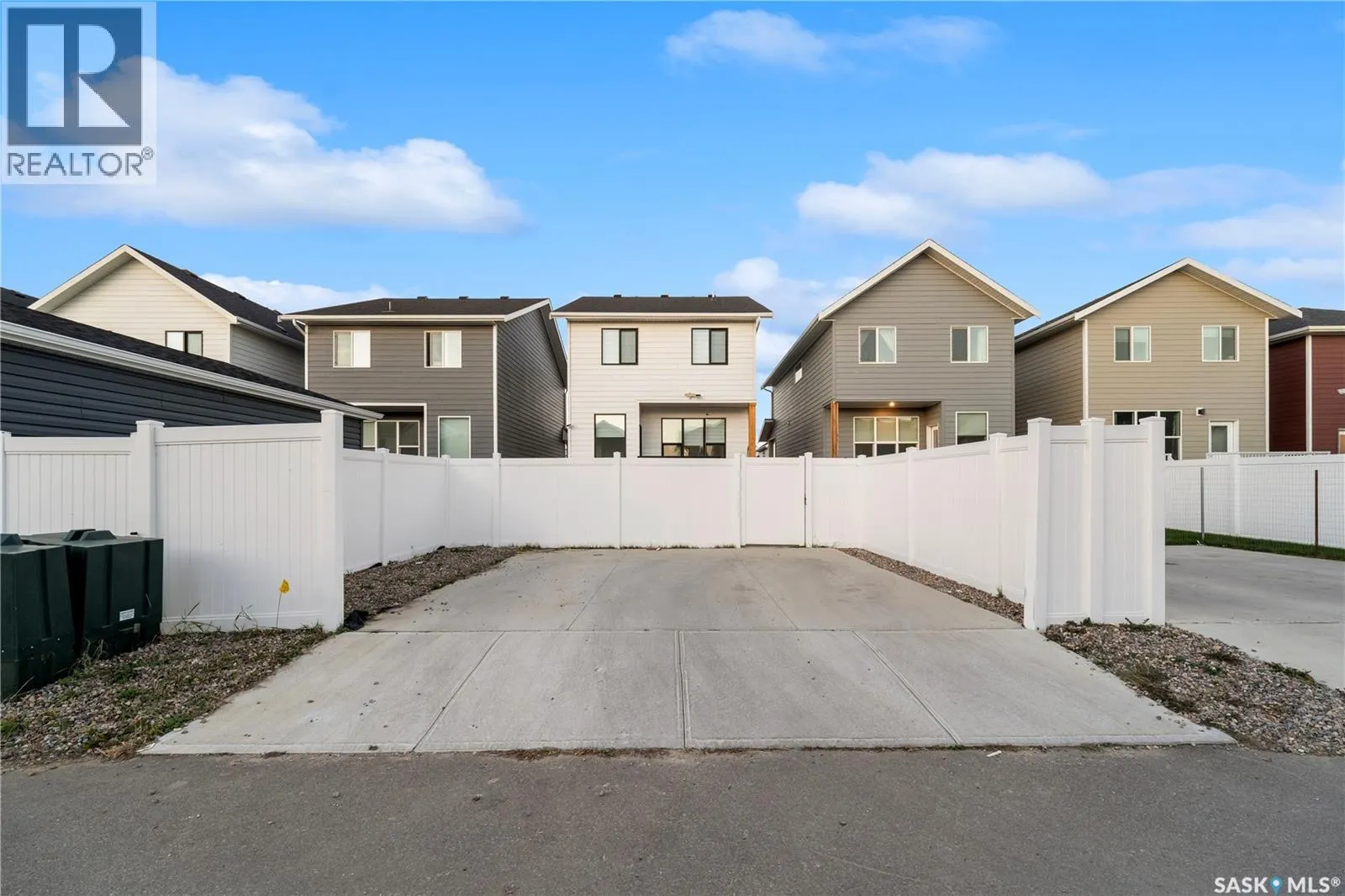 148 Rosewood BOULEVARD E