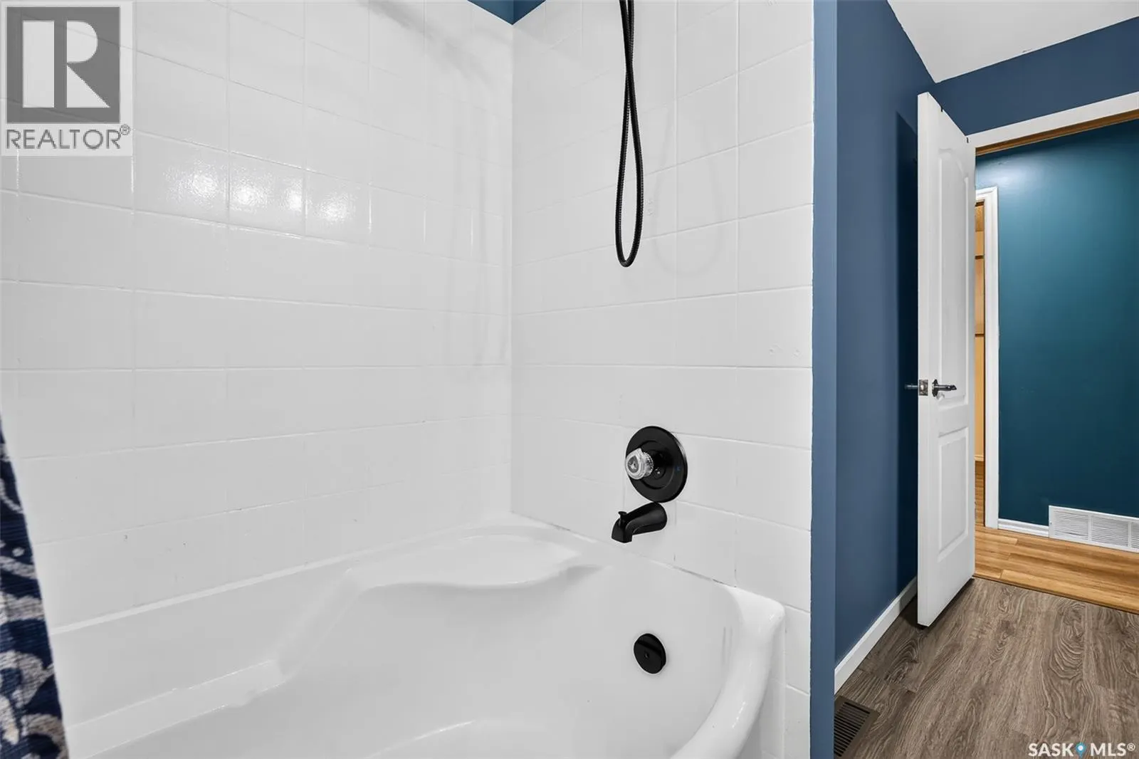 338 Grandview STREET W