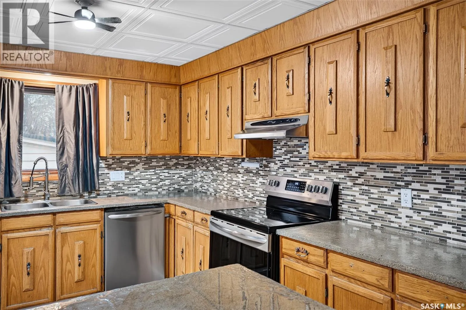 338 Grandview STREET W