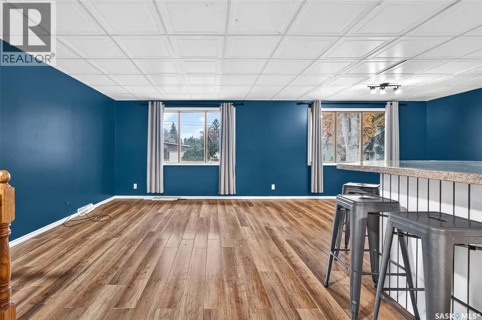 338 Grandview STREET W