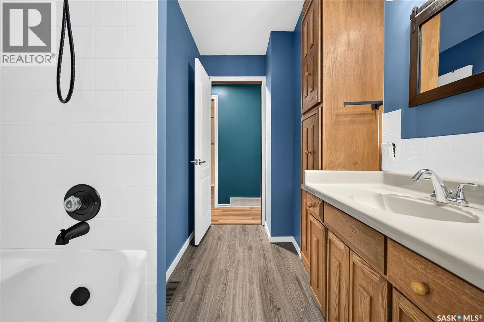 338 Grandview STREET W