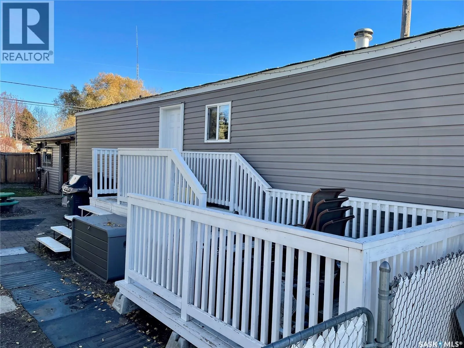 341 Hawkes STREET
