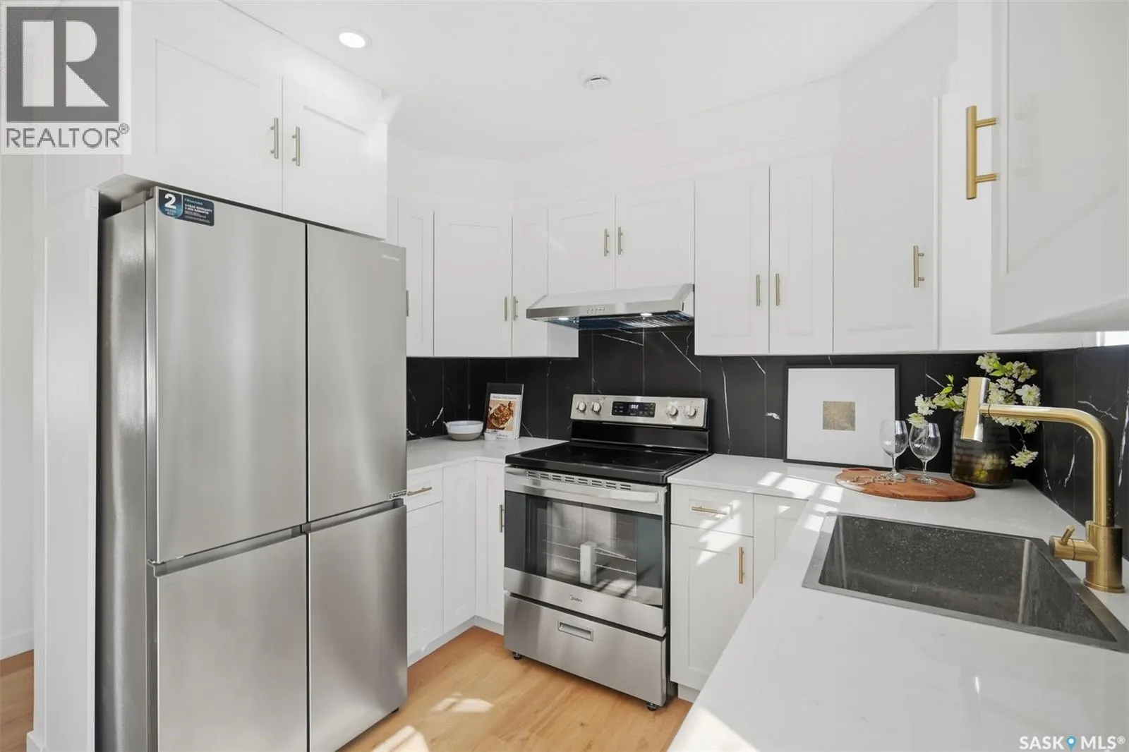 3805 Diefenbaker DRIVE