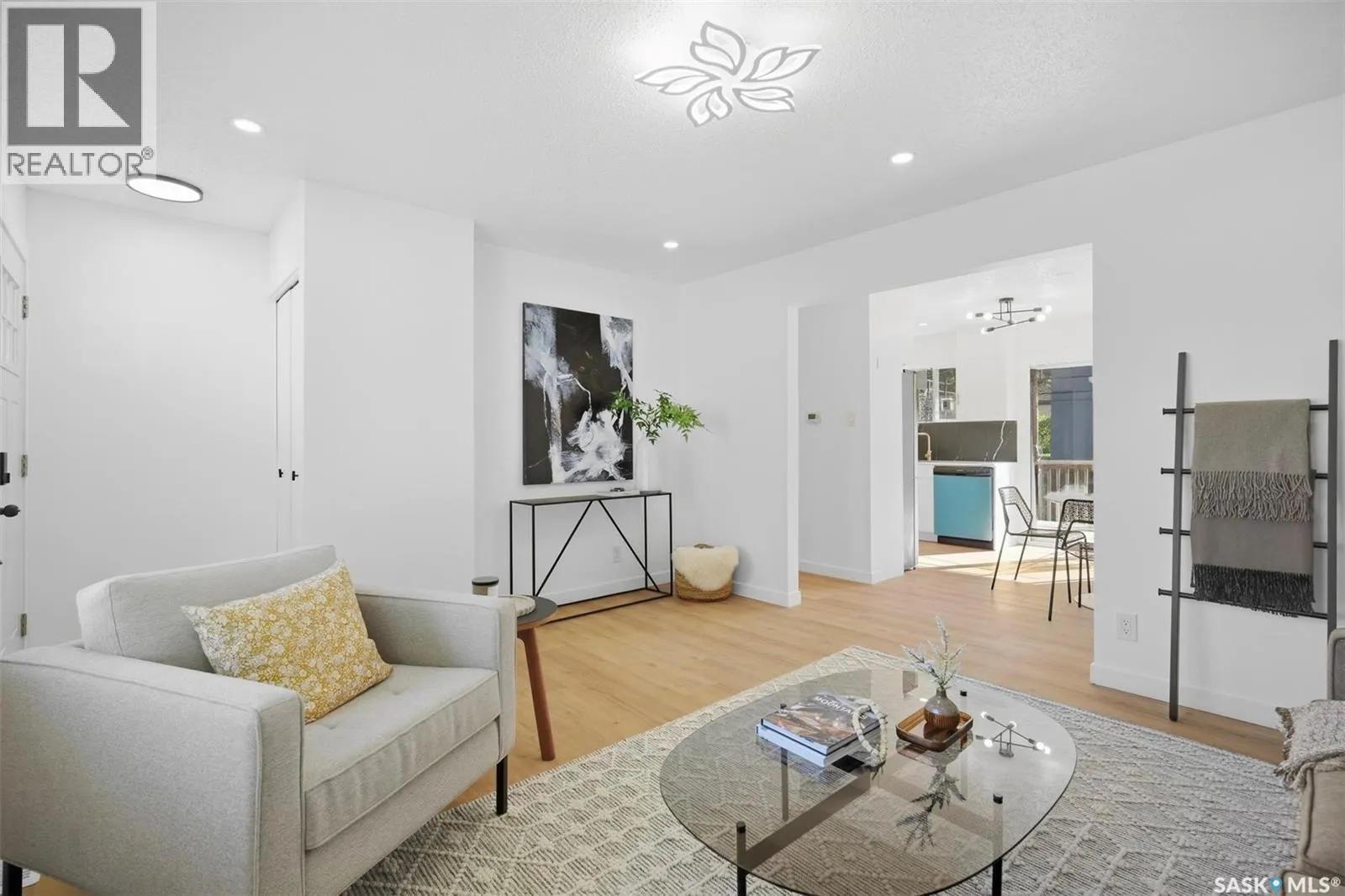3805 Diefenbaker DRIVE