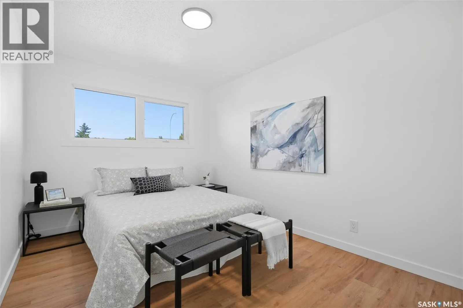 3805 Diefenbaker DRIVE