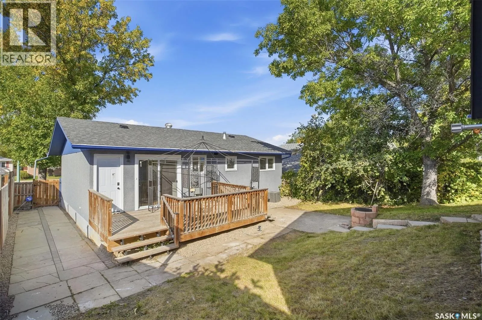 3805 Diefenbaker DRIVE