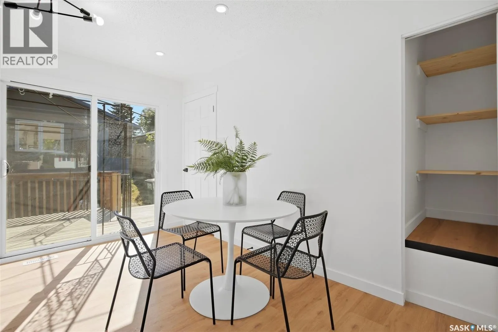 3805 Diefenbaker DRIVE