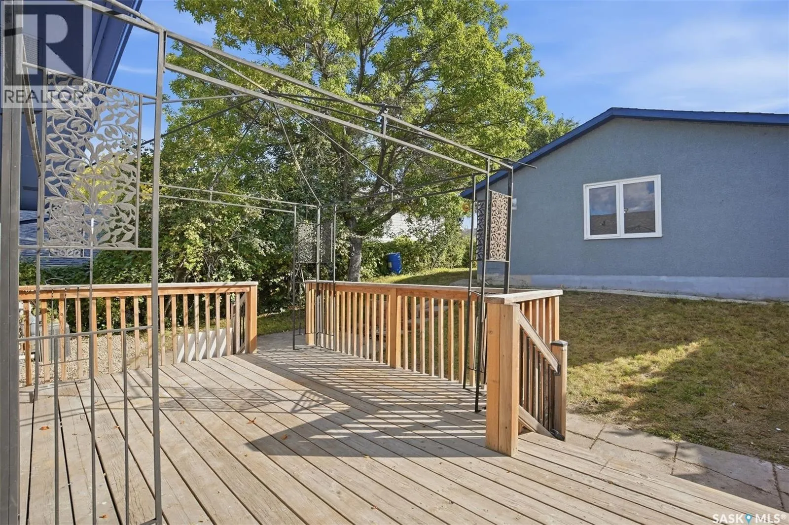 3805 Diefenbaker DRIVE