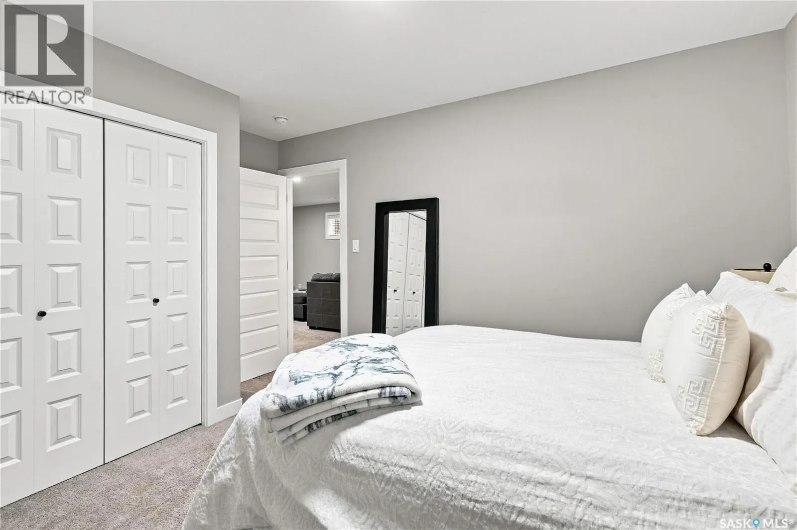 E 4138 Green Olive WAY E