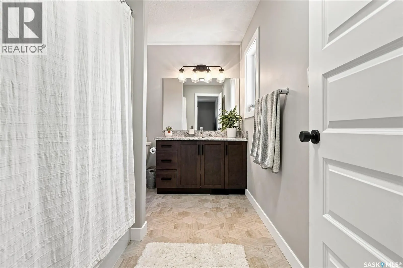 E 4138 Green Olive WAY E