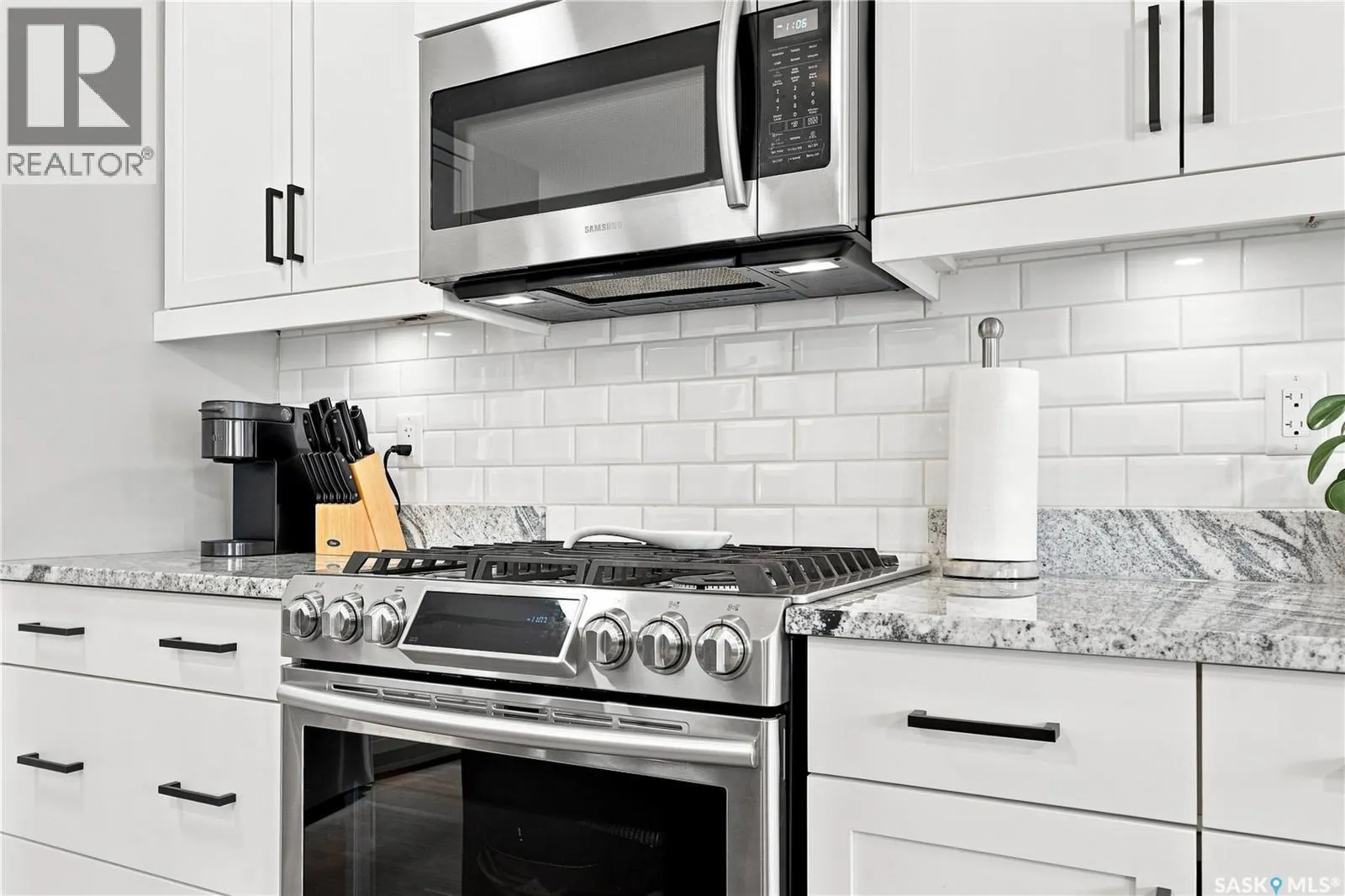E 4138 Green Olive WAY E