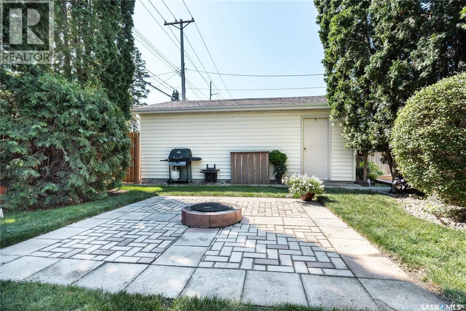 2611 Woodward AVENUE