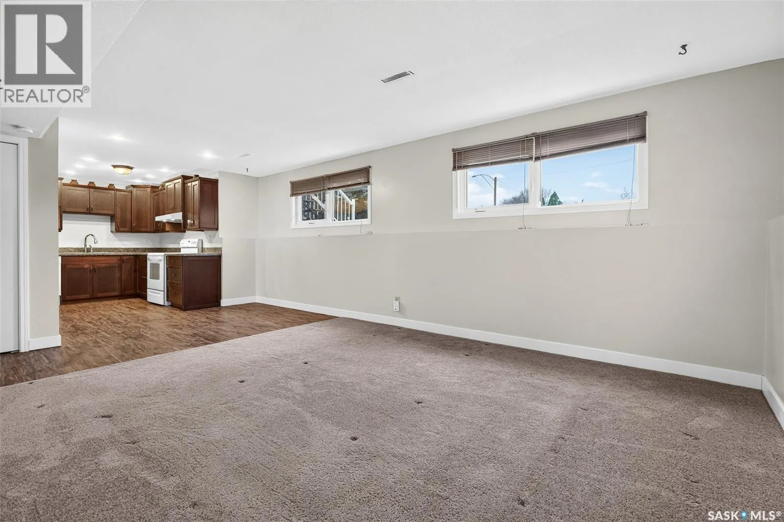 1402 Hastings STREET