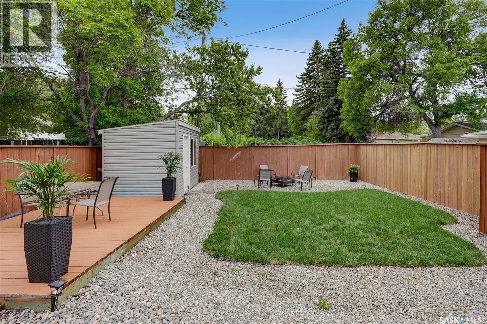 209 Douglas AVENUE E