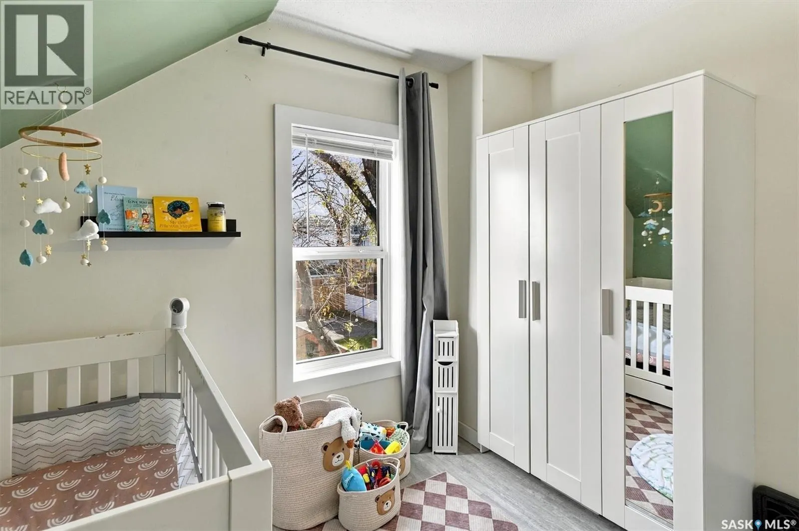 528 G AVENUE S