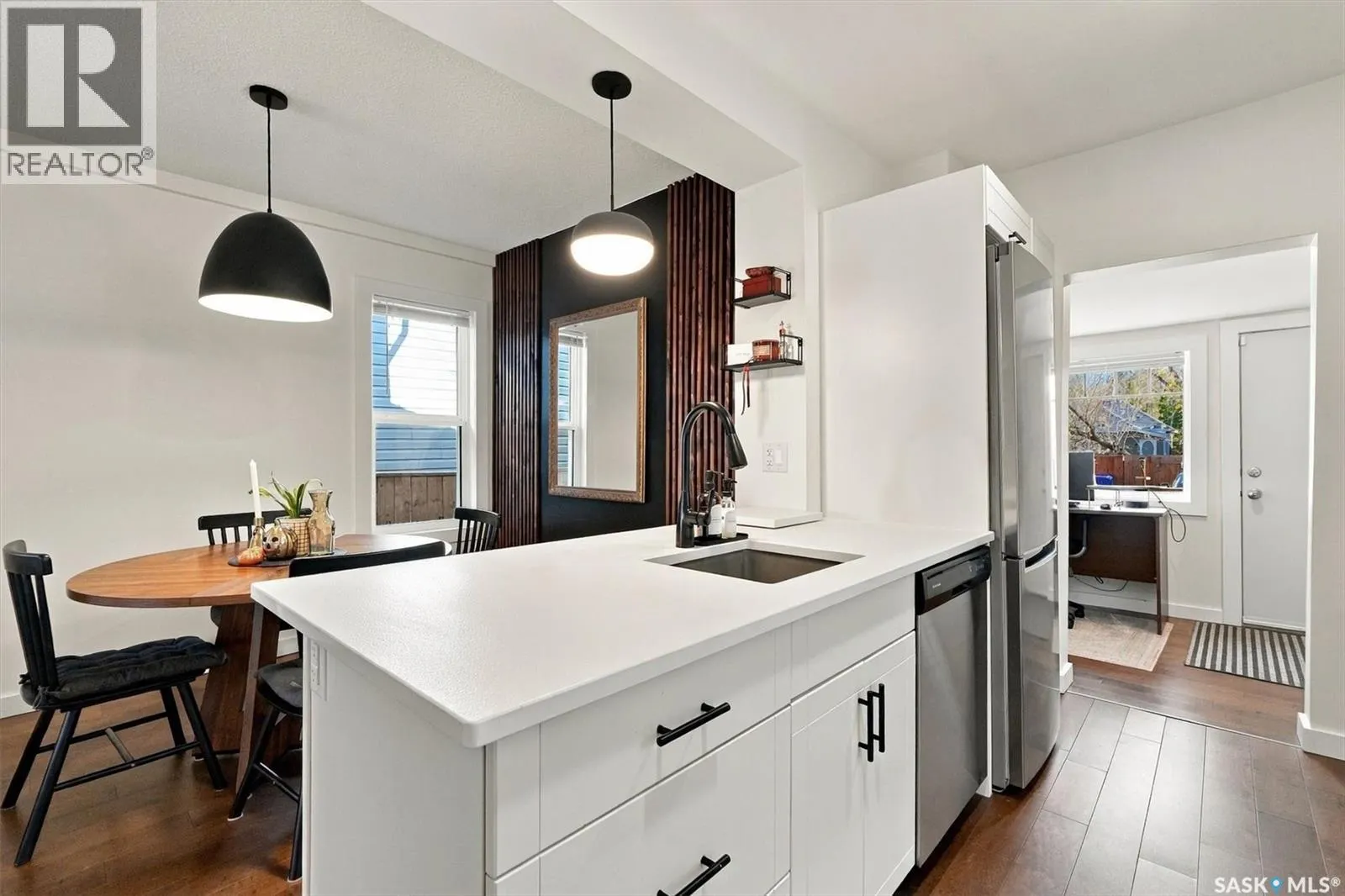 528 G AVENUE S
