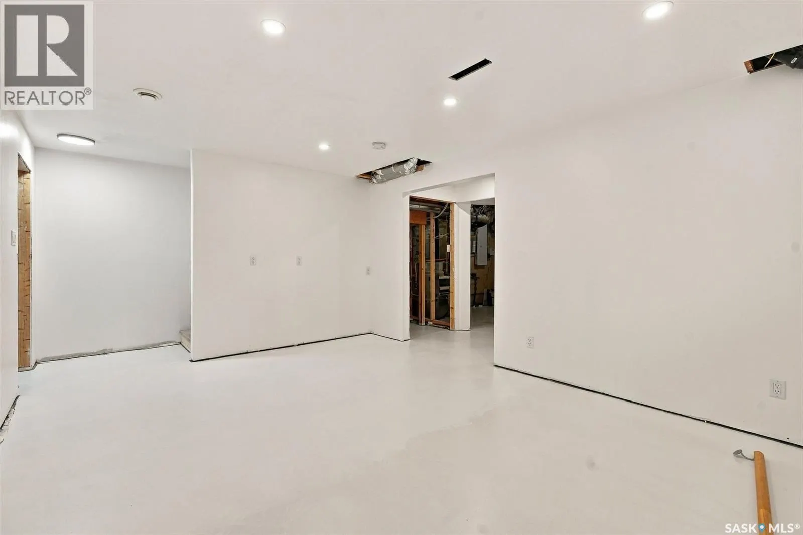 154 Cowan CRESCENT