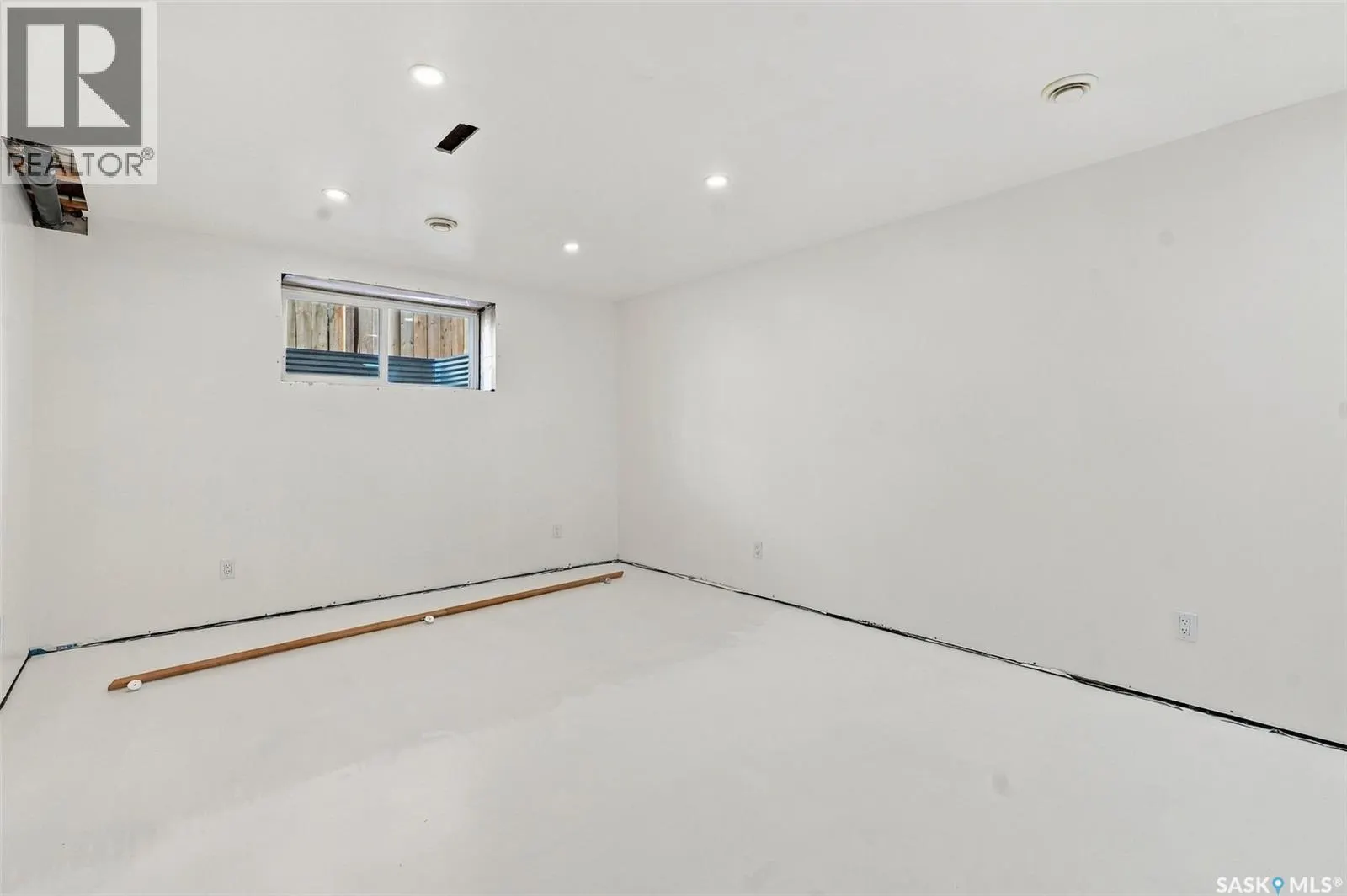 154 Cowan CRESCENT