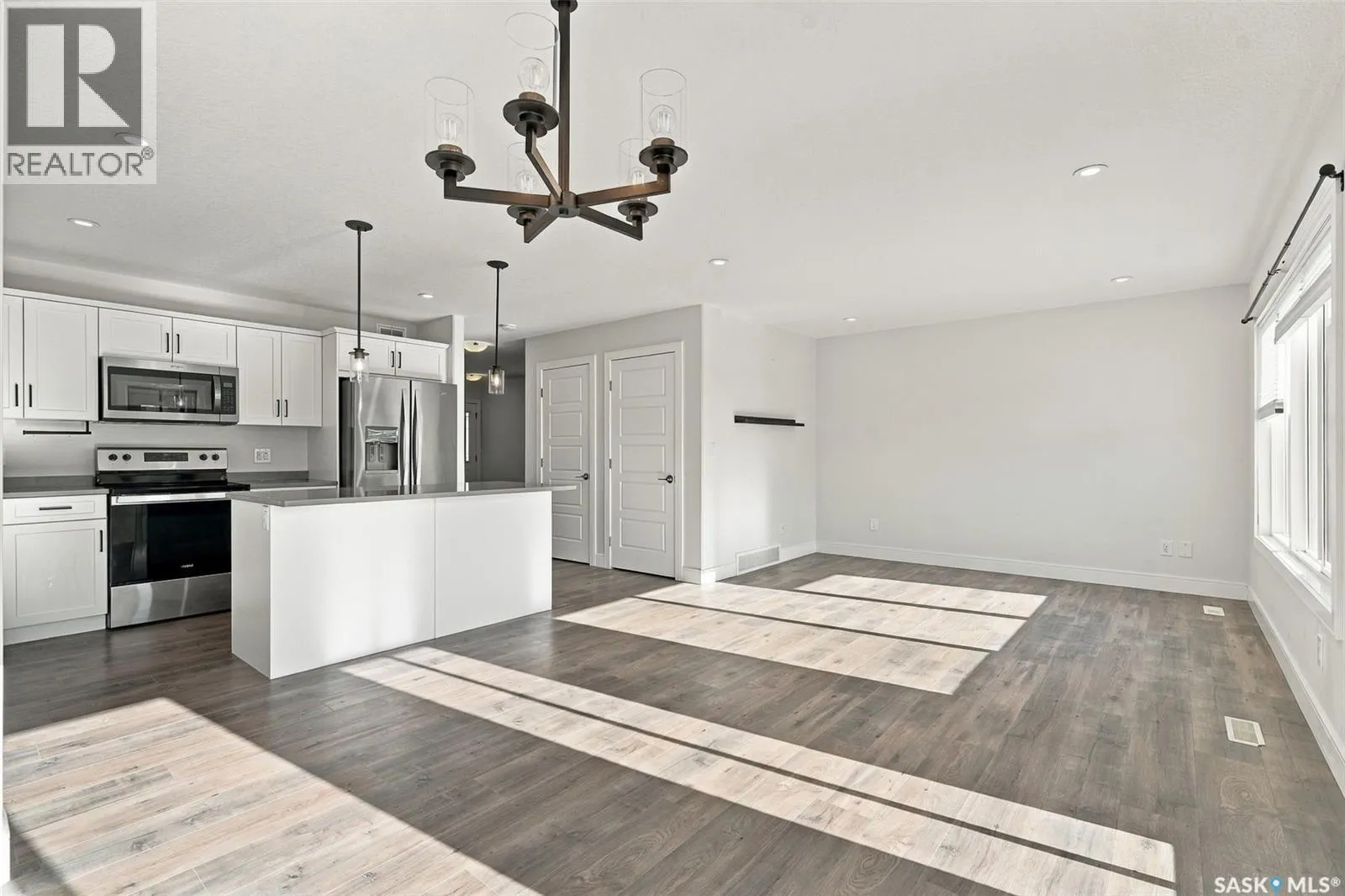 154 Cowan CRESCENT