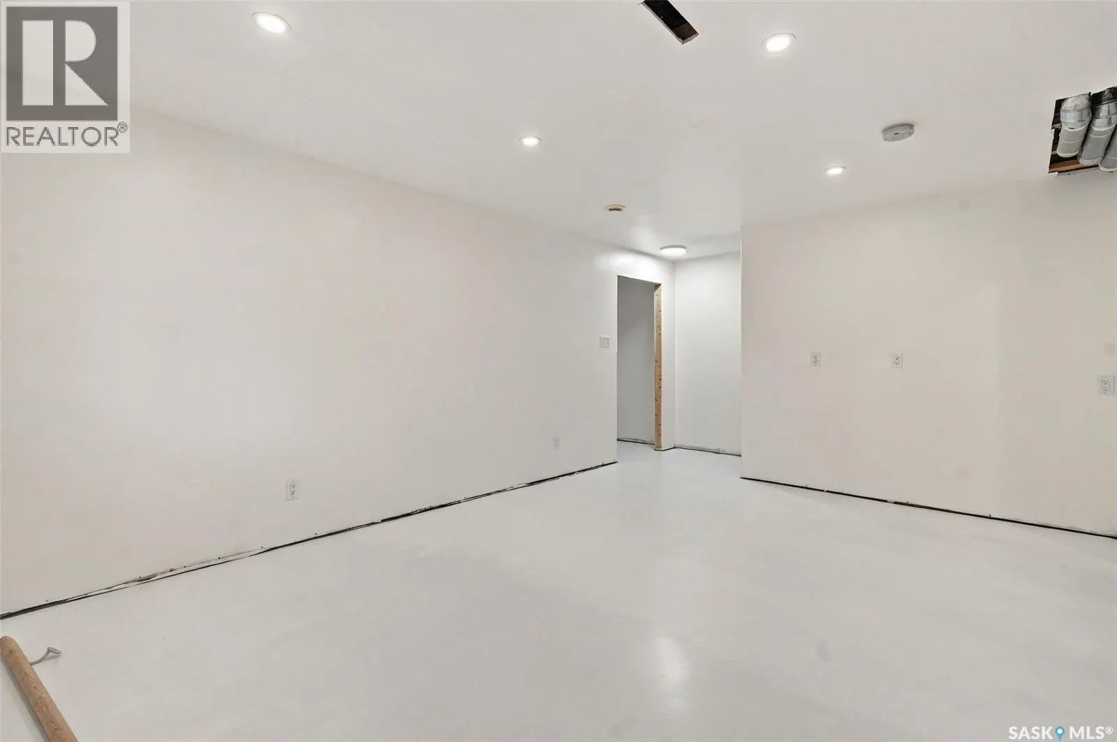 154 Cowan CRESCENT
