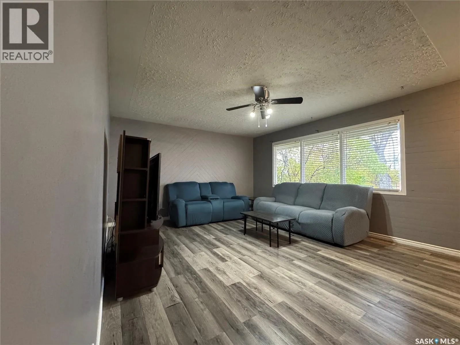 158 Rose STREET N