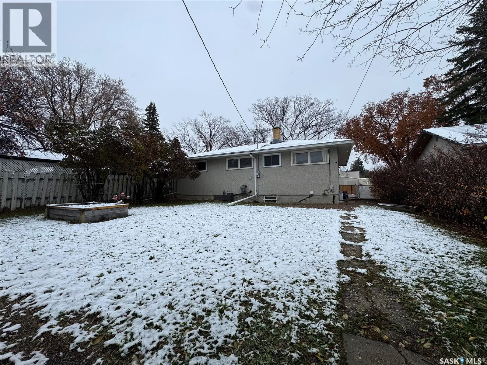158 Rose STREET N
