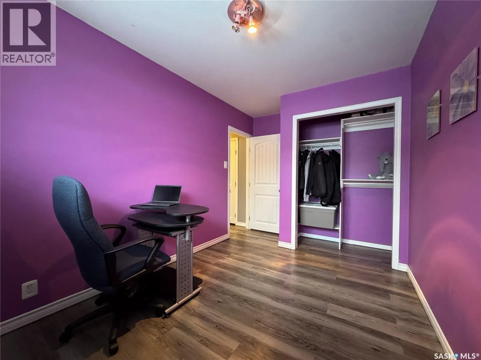 158 Rose STREET N