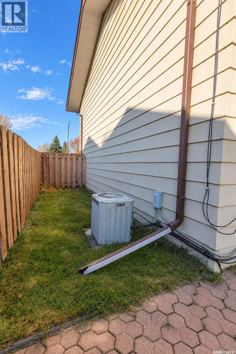 3375 Dent CRESCENT