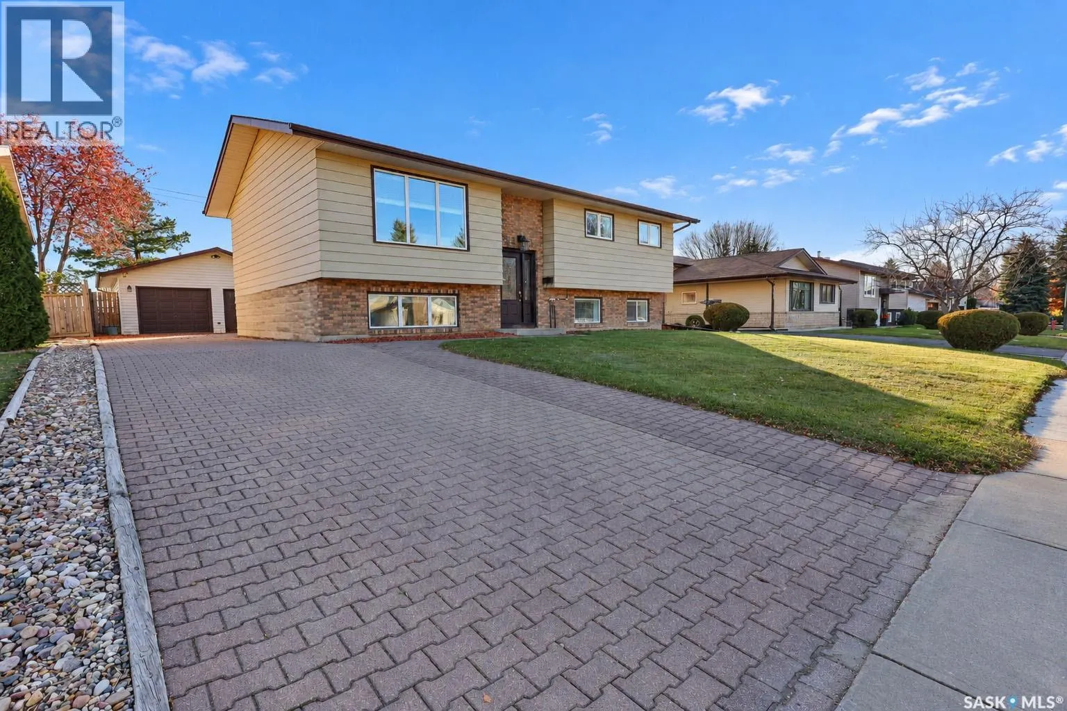3375 Dent CRESCENT