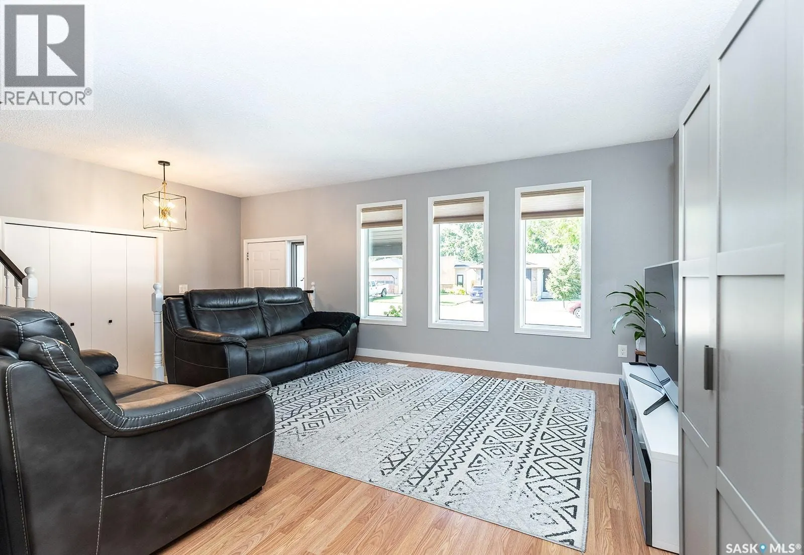 343 Armstrong WAY