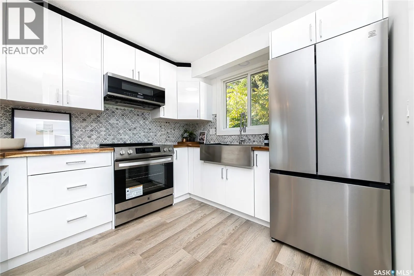 330 Acadia DRIVE