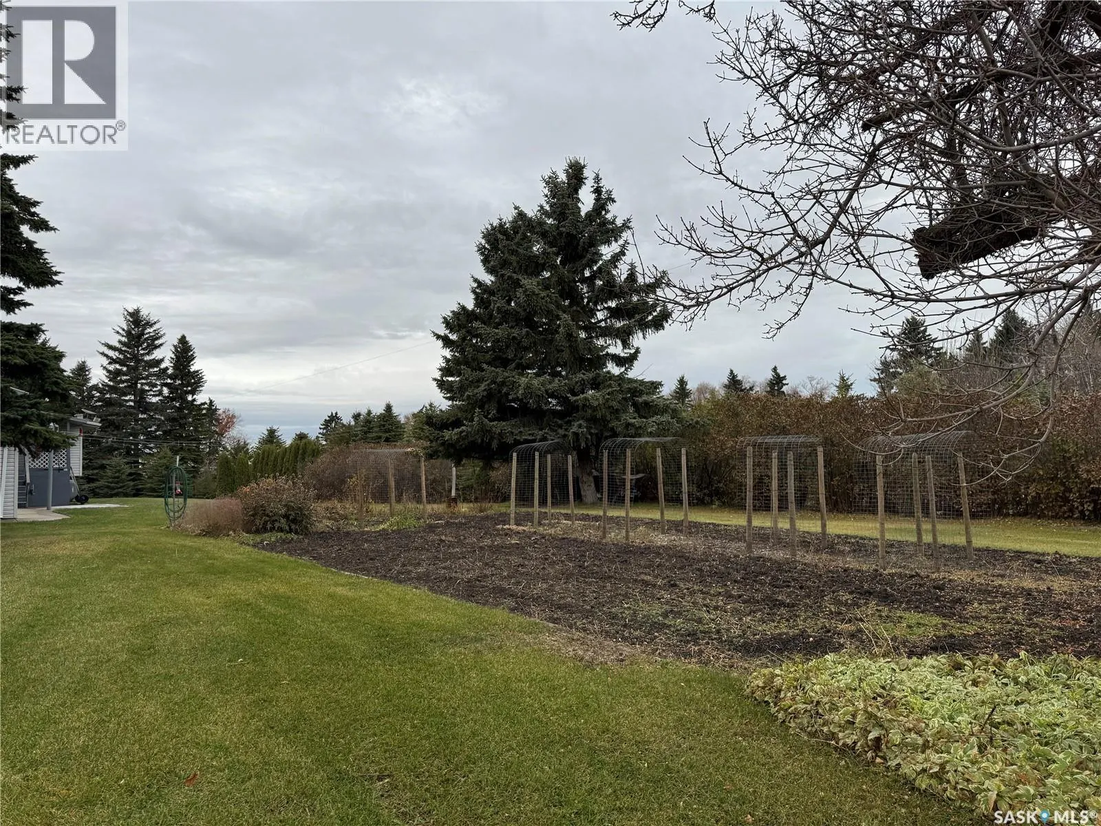 Guenther Acreage