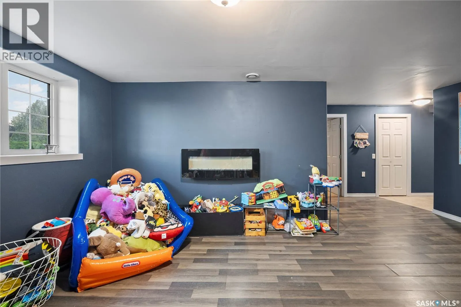 202 Alfred CRESCENT
