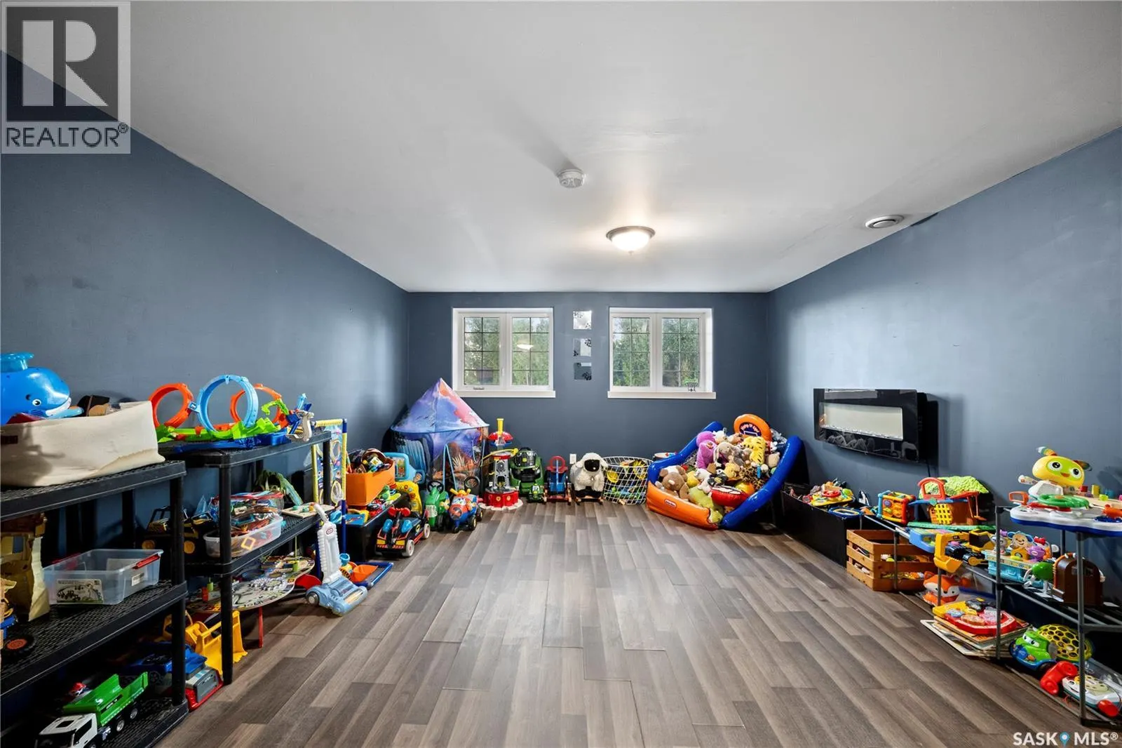 202 Alfred CRESCENT