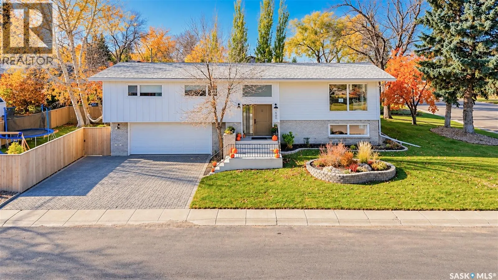 1660 Hillcrest DRIVE
