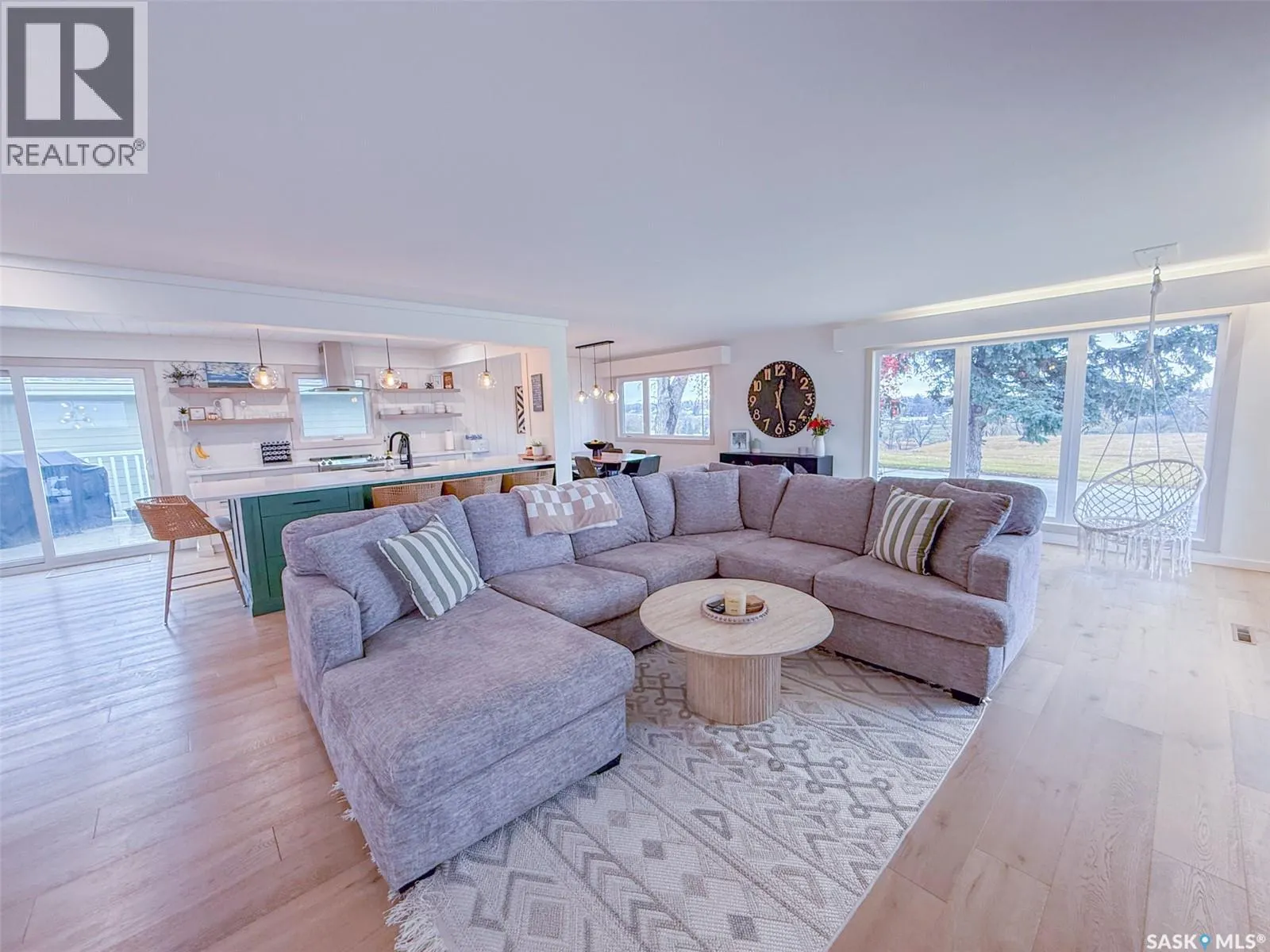 1660 Hillcrest DRIVE