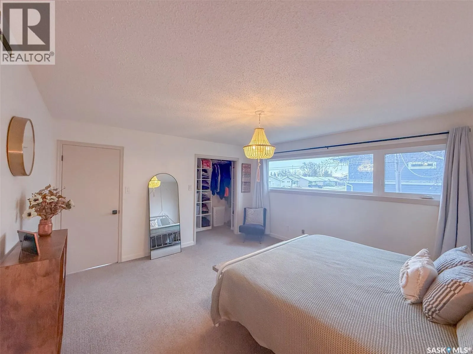 1660 Hillcrest DRIVE